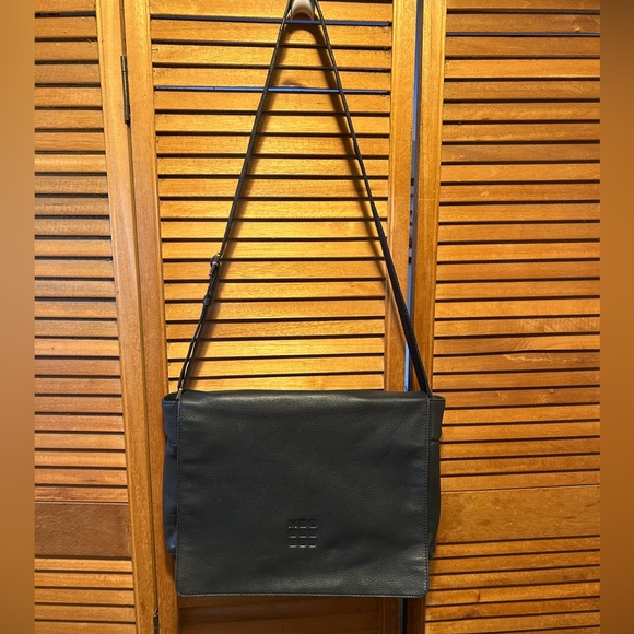 Moleskine Classic Slim Messenger Bag - Thumbnail 3